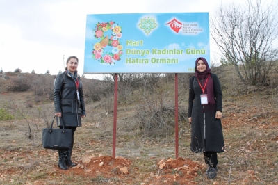 8 MART DÜNYA EMEKÇİ KADINLAR GÜNÜ HATIRA ORMANI FİDAN DİKİMİ