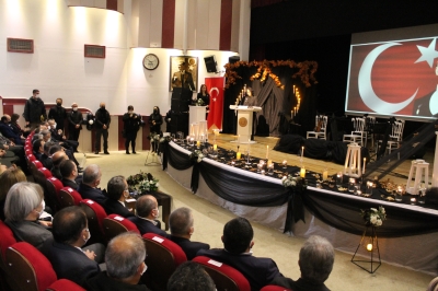 TOKAT'ta 10 Kasım' da Ulu Önder Gazi Mustafa Kemal Atatürk'ü Anma programı gerçekleştirildi.